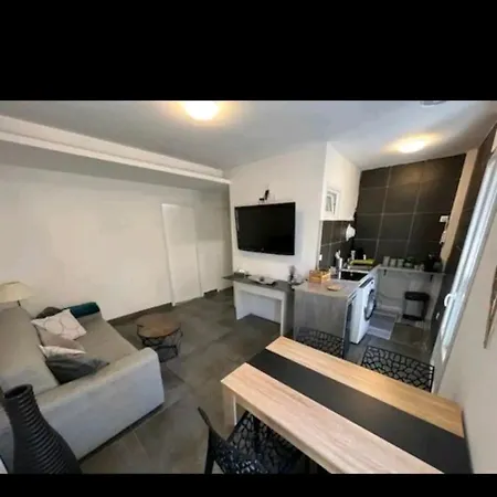 Apartment Centre